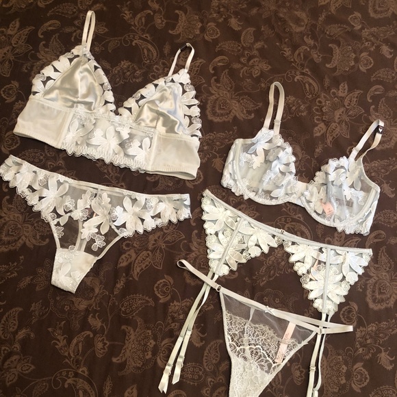 Victoria's Secret Light Blue Lace Lingerie Set - Picture 2 of 13